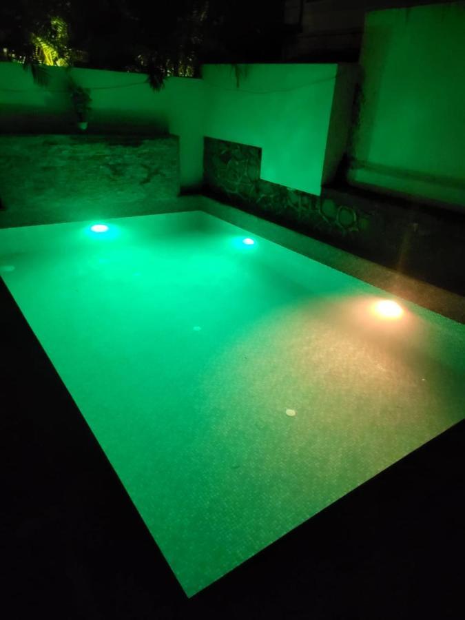 The Perfect Stays Para Disco Big Pool Cricket Turf Villa Lonavala Exterior foto