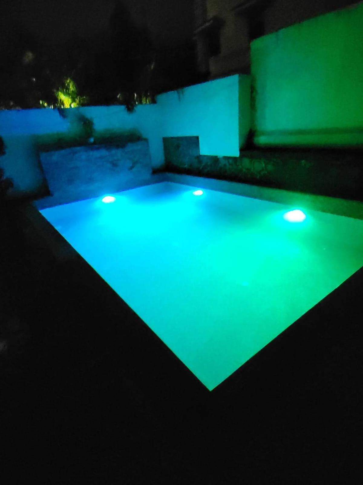 The Perfect Stays Para Disco Big Pool Cricket Turf Villa Lonavala Exterior foto