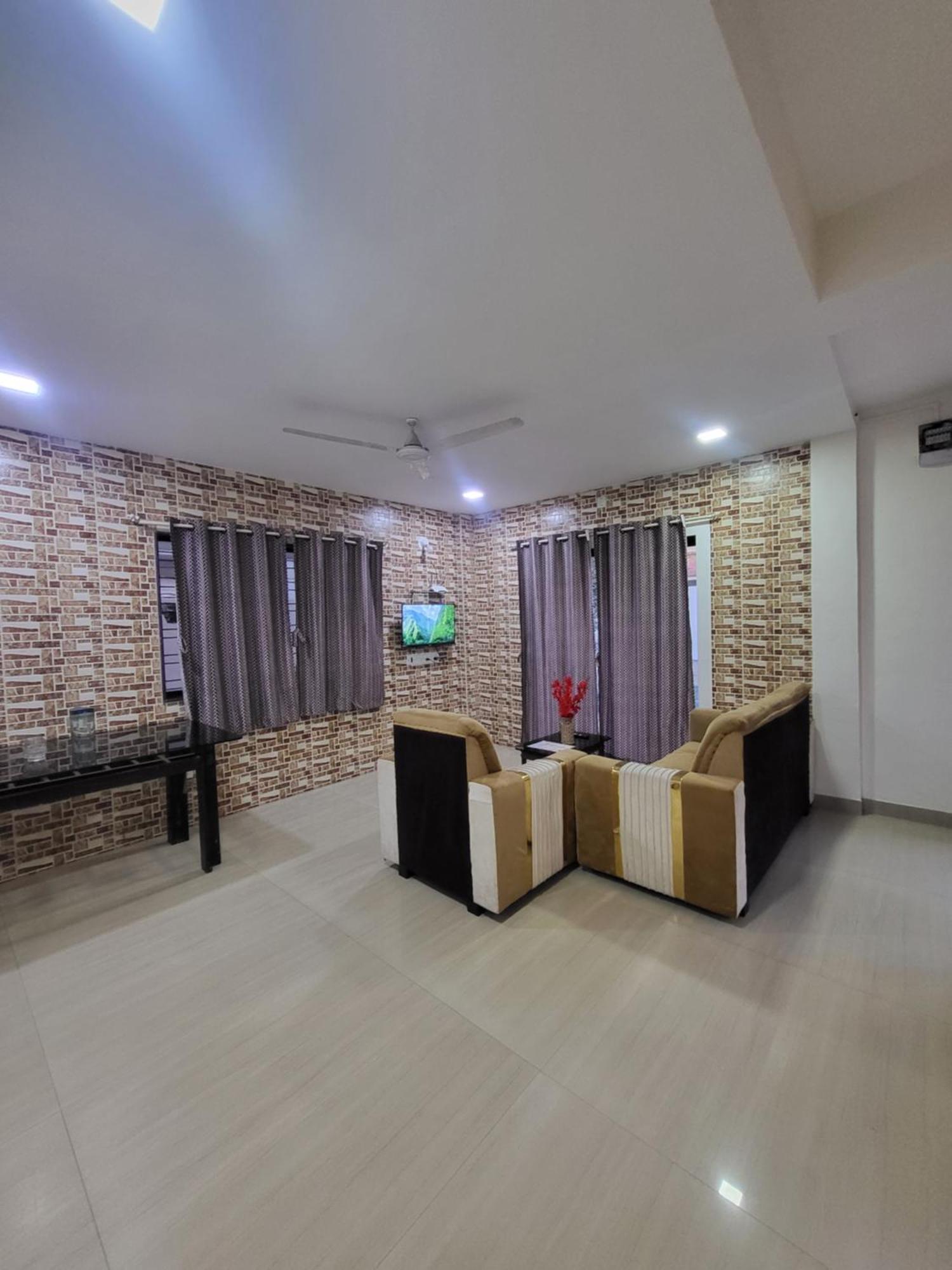 The Perfect Stays Para Disco Big Pool Cricket Turf Villa Lonavala Exterior foto