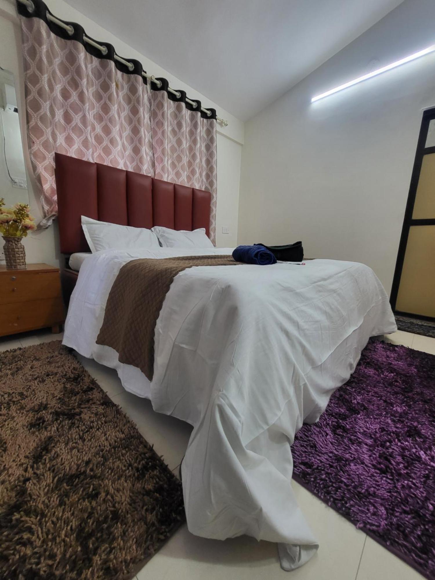 The Perfect Stays Para Disco Big Pool Cricket Turf Villa Lonavala Exterior foto