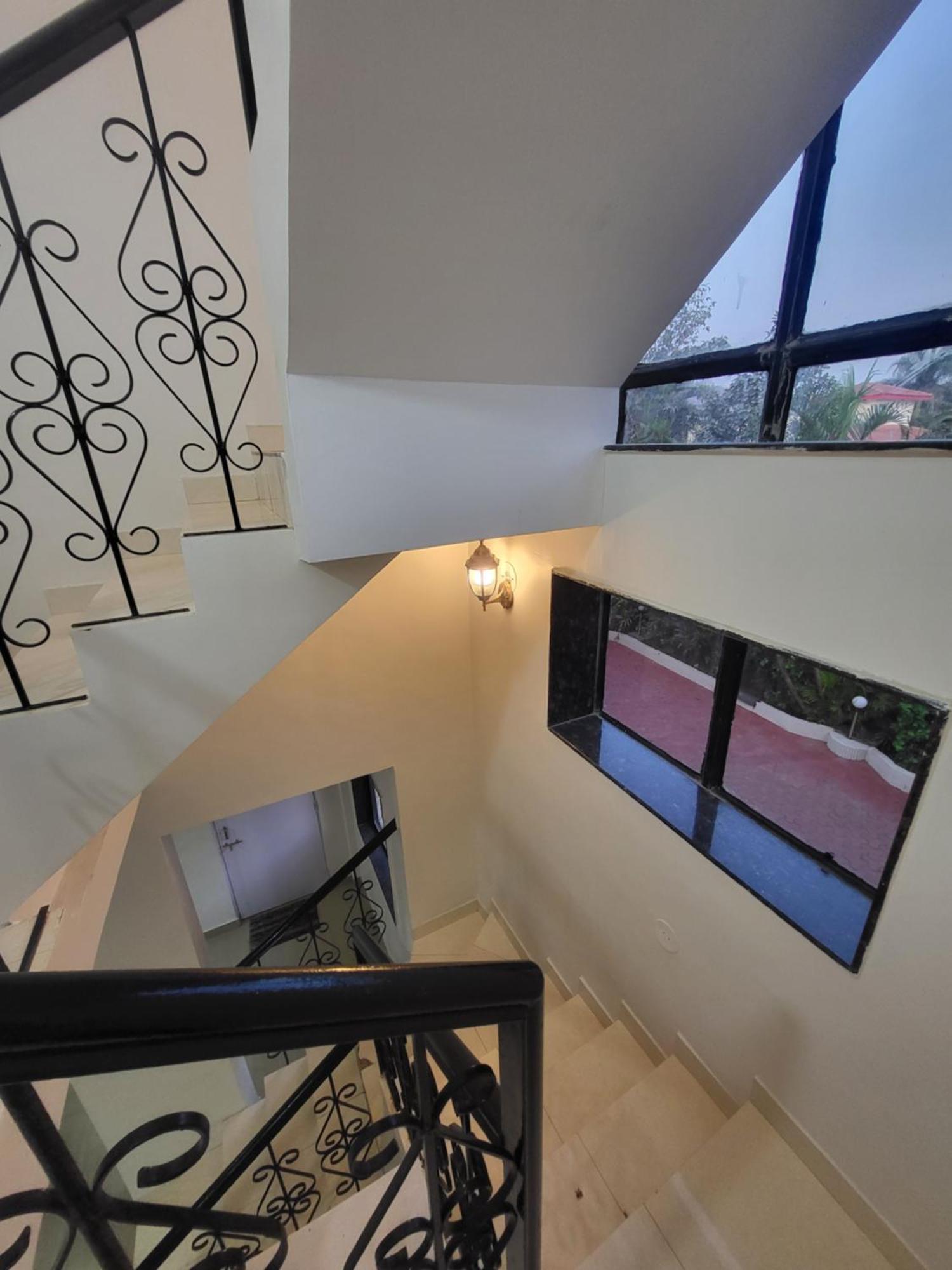 The Perfect Stays Para Disco Big Pool Cricket Turf Villa Lonavala Exterior foto