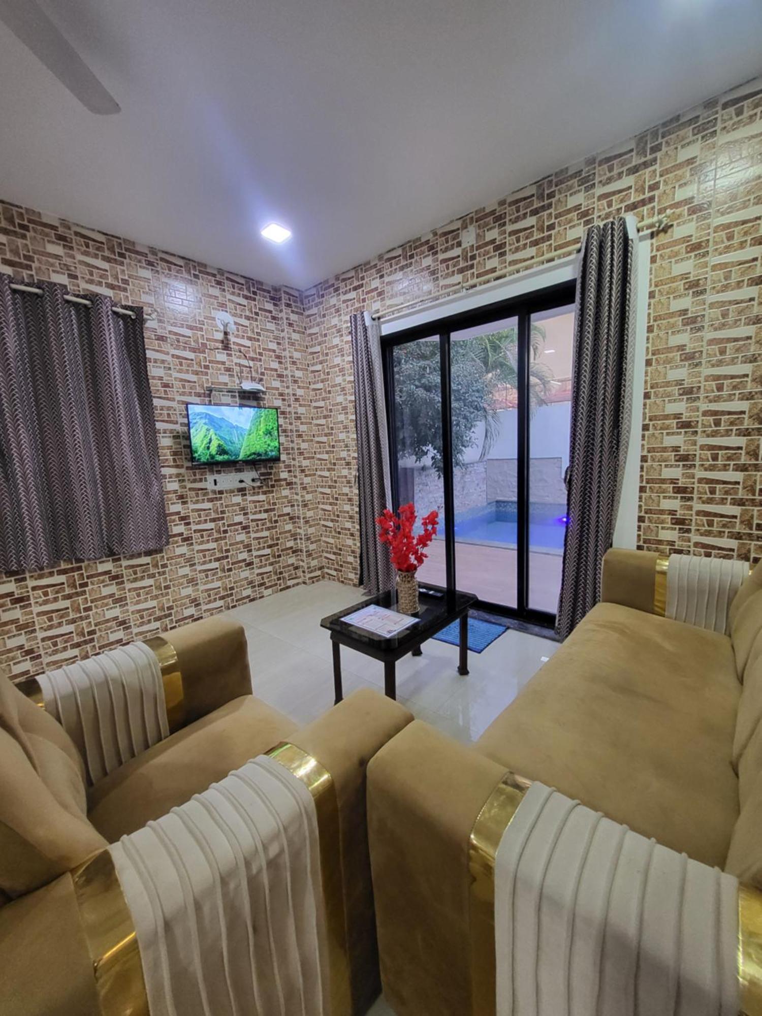 The Perfect Stays Para Disco Big Pool Cricket Turf Villa Lonavala Exterior foto