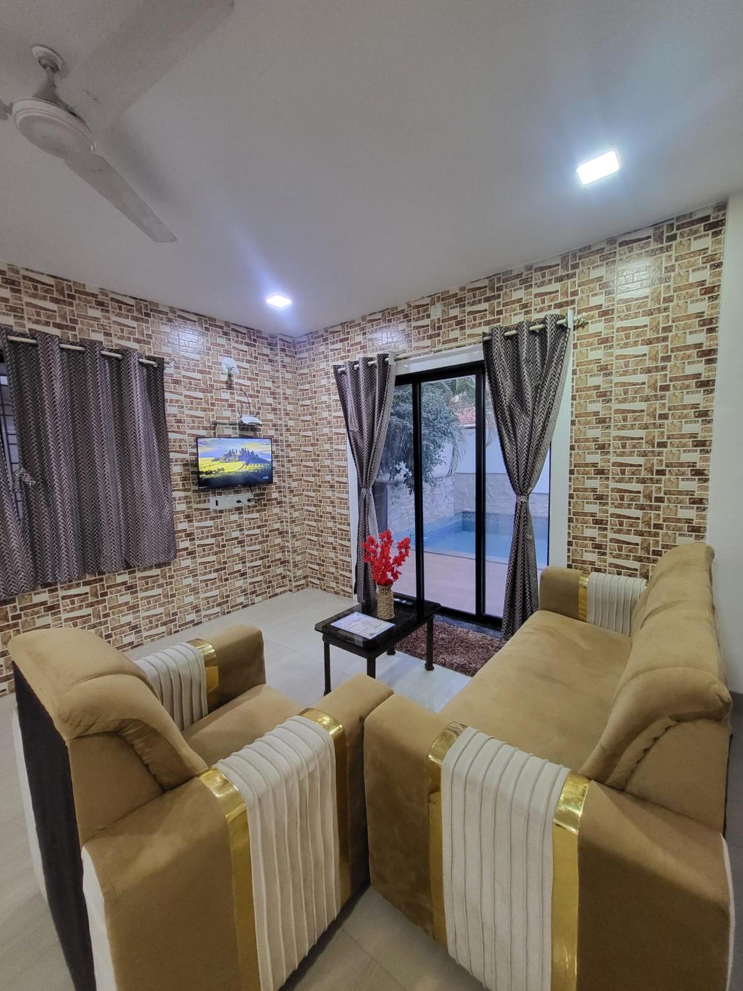 The Perfect Stays Para Disco Big Pool Cricket Turf Villa Lonavala Exterior foto