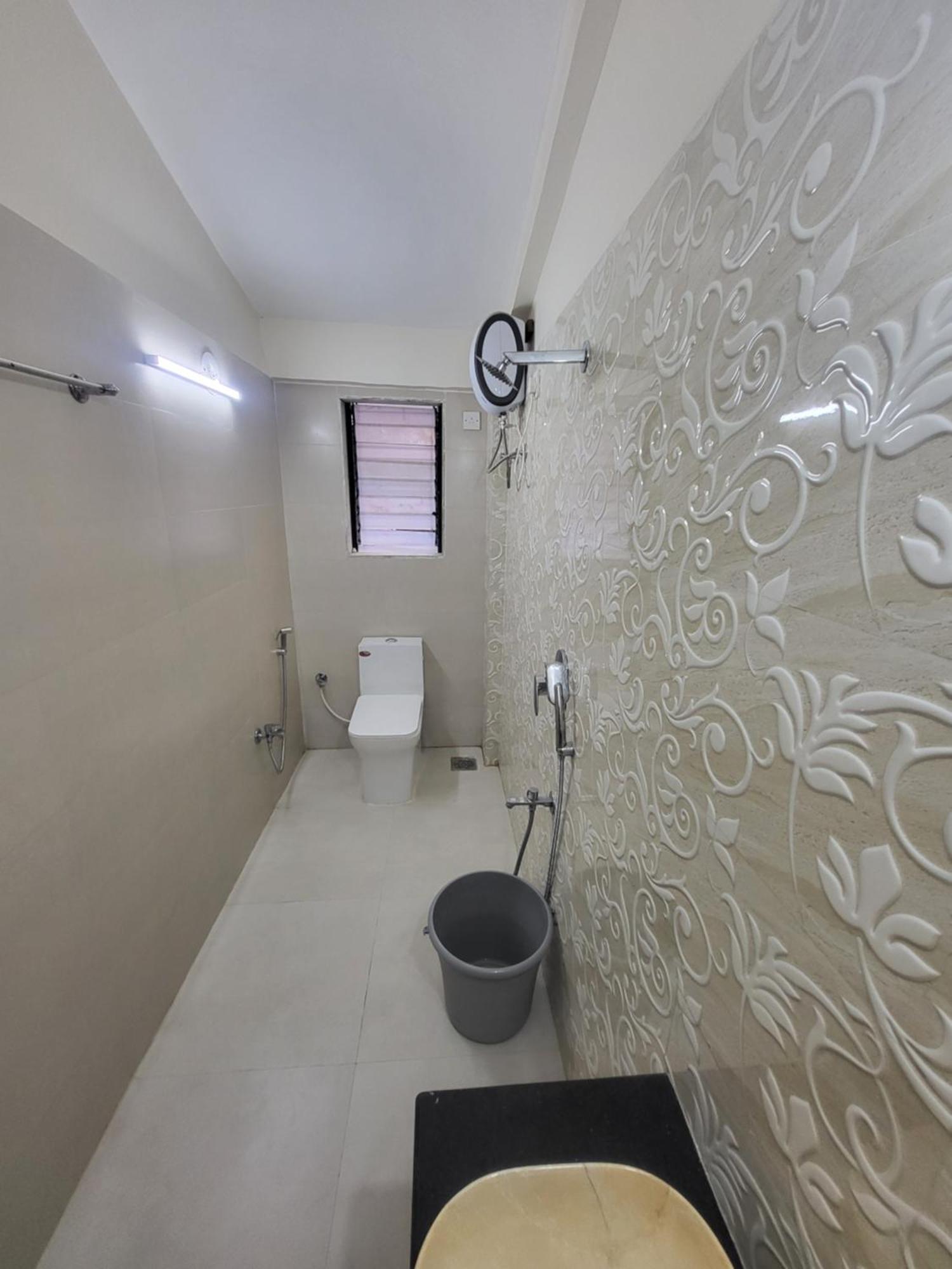 The Perfect Stays Para Disco Big Pool Cricket Turf Villa Lonavala Exterior foto