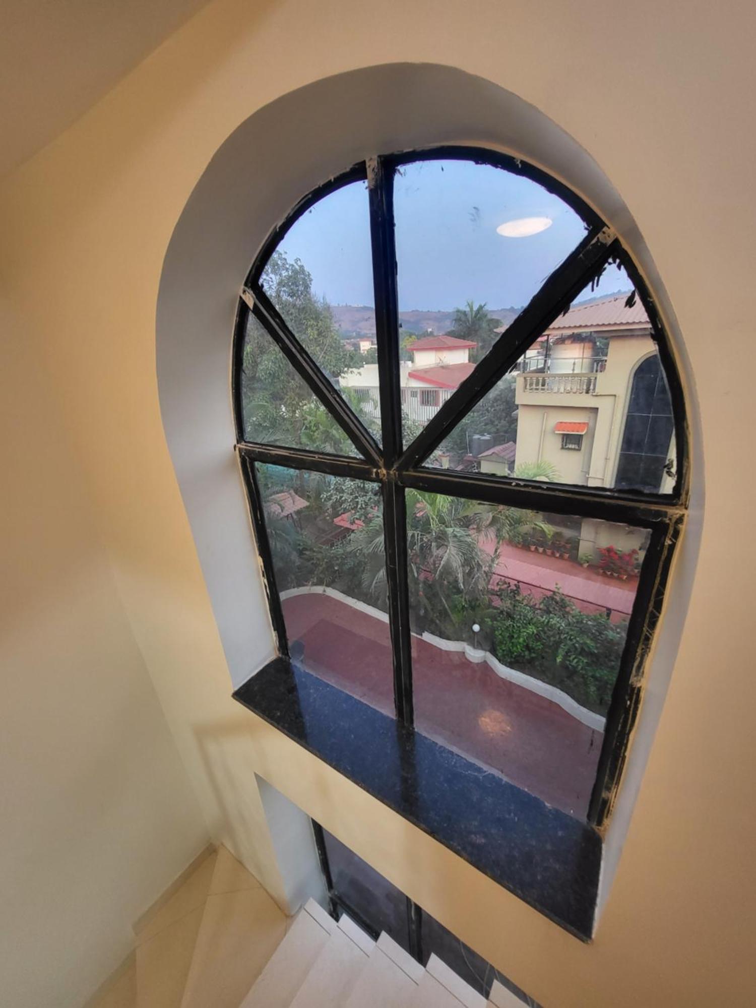 The Perfect Stays Para Disco Big Pool Cricket Turf Villa Lonavala Exterior foto